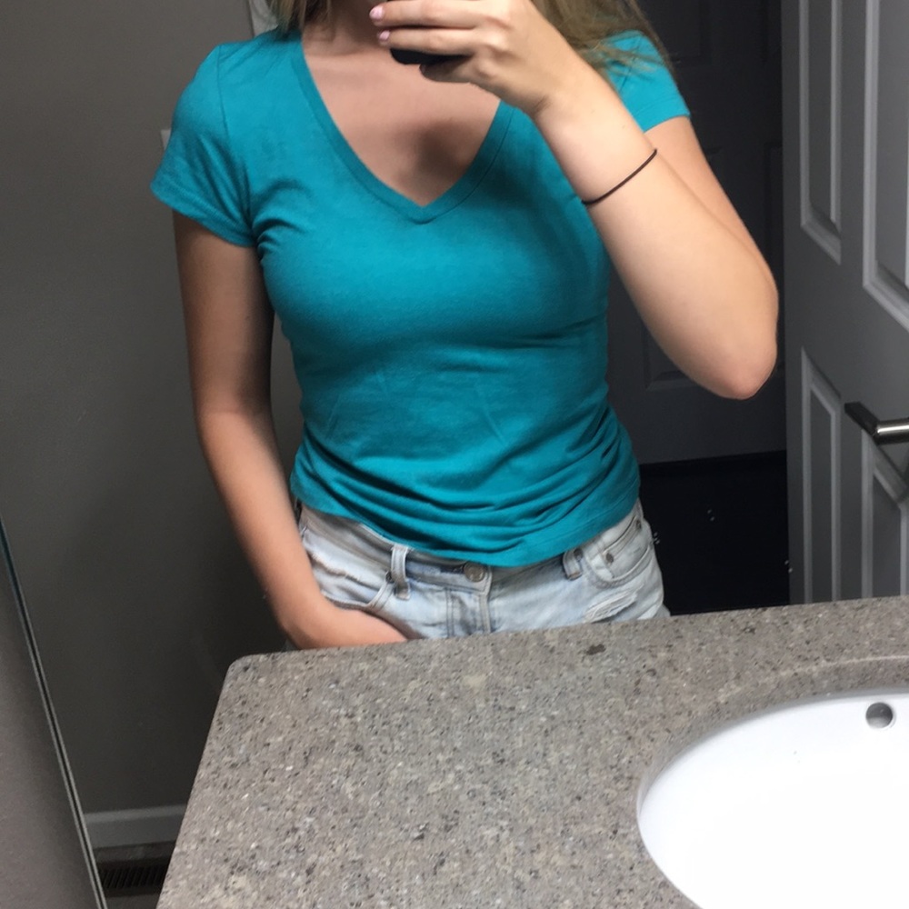teal tshirt with a v-neck *ecofriendly*